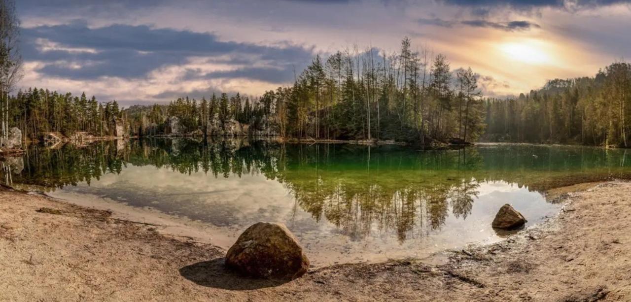 Srub Na Svahu Sjezdovky V Radvanicich Radvanice  エクステリア 写真